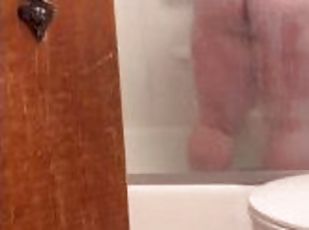 Catching sexy bbw mommy in the shower and peeking