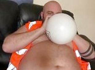 RARE FETISH - A fan asked me to inflate balloons and have a wank. Not my thing, but i had fun