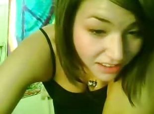 Homemade video of the teen girl masturbating for the cam