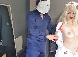 Michael Myers spares a nurse for crazy Halloween sex !