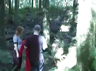 This amateur couple lays out a blanket and fuck in the middle of the woods!