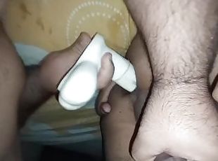 Video gay casero, jugando con dildo ( consolador)